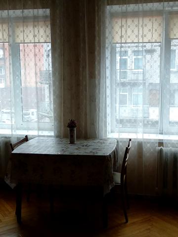 Оболонська вул., 35