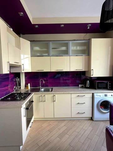 Князя Святослава пл., 5