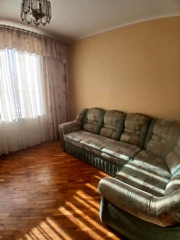 Святослава Ріхтера вул., (Будинок 5)