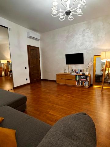 Дегтярна вул., 22-А