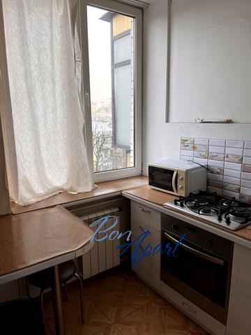 Прорізна вул., 11