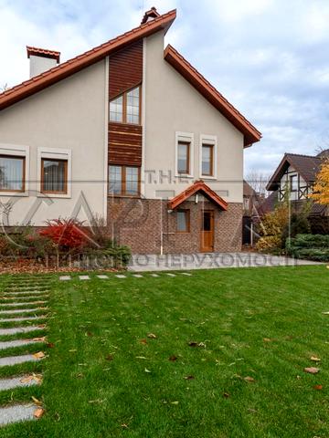 Квіткові Луки вул., 10