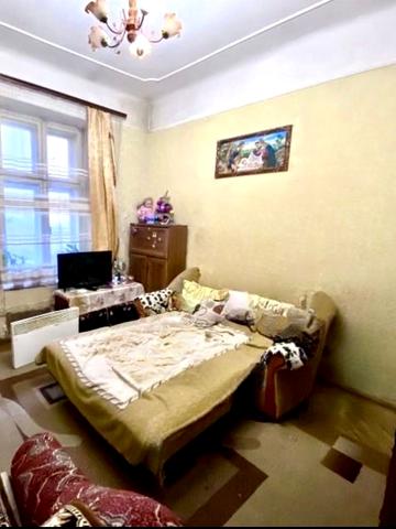 Газова вул., 8