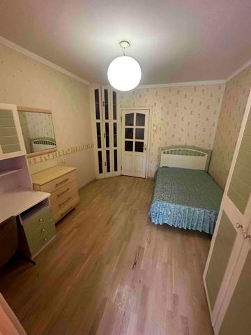 Академіка Корольова вул., 65