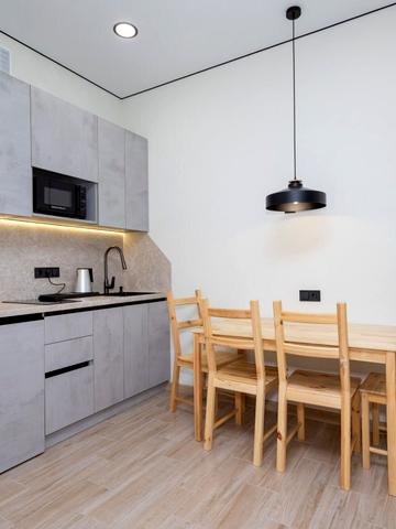 Соборна пл. (Жовтнева), 14