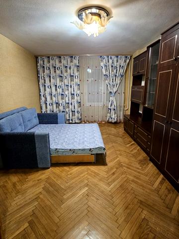 Оболонська пл. (Дружби Народів СРСР), 2-А