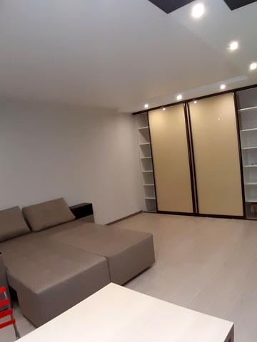 Госпітальна вул., 2