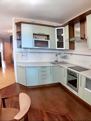 Саперно-Слобідська вул., 10