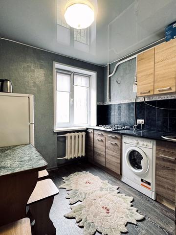 Металургів просп., 25