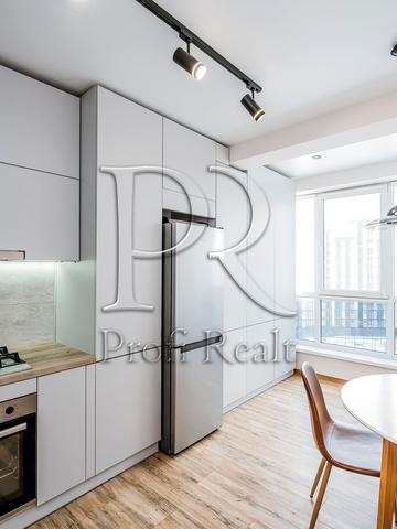 Європейська вул. (Жовтнева), 32