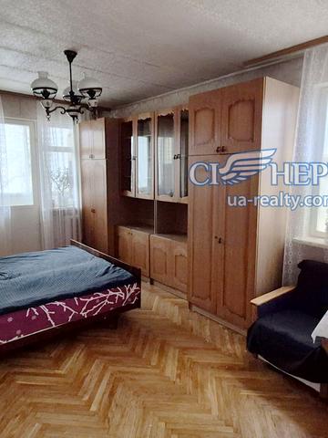 Васильченка вул., 6