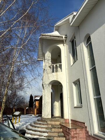 молодіжна, 25