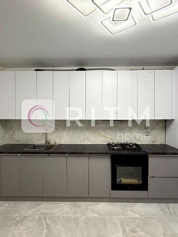 Залізнична вул., (Будинок 2)