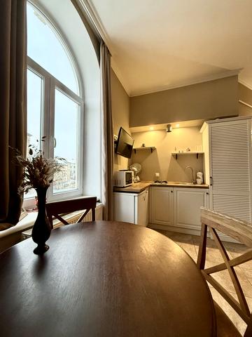 Соборна пл., 17