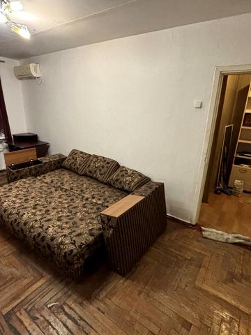 Узбекистанська вул., 9