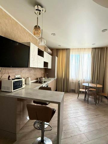 Середньофонтанська вул., 35