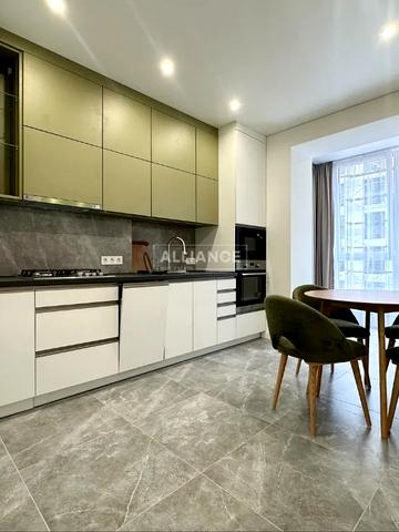 Лева Ребета вул., 10д