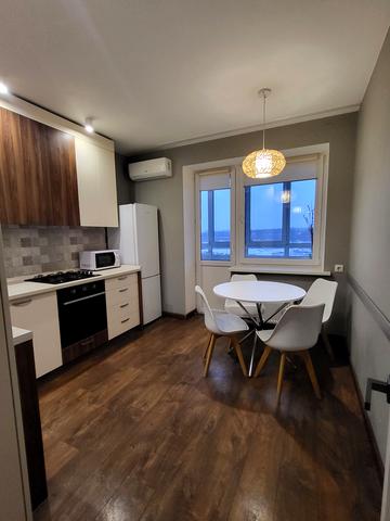 Київська вул., 37