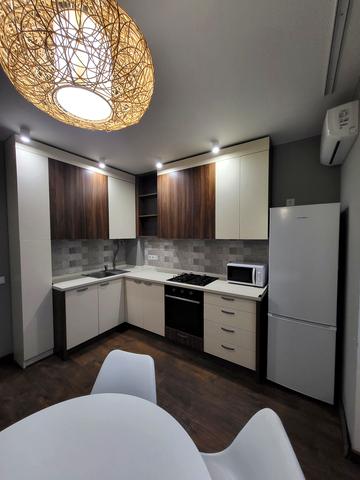 Київська вул., 37