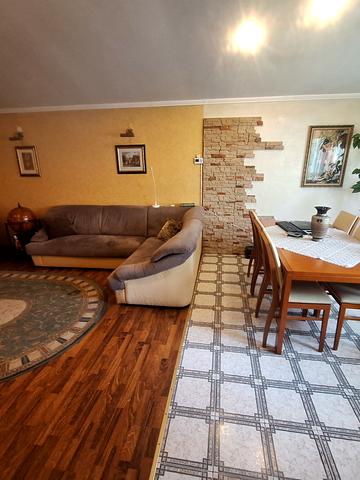 Залізнична вул., 4