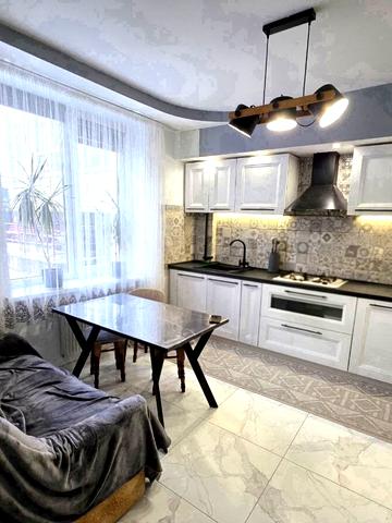 Станіслава Людкевича вул., 8