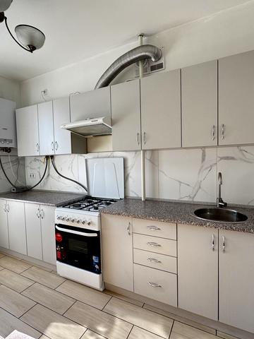 Хіміків вул., 35