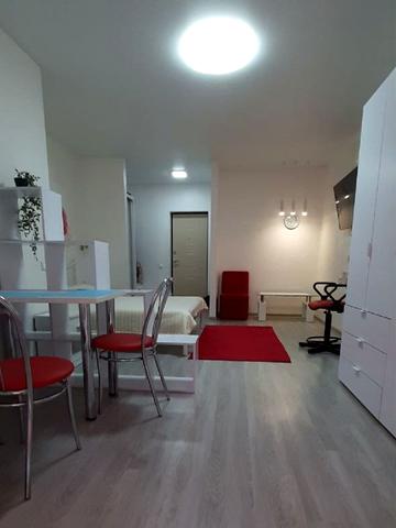 Набережна Перемоги вул., 42