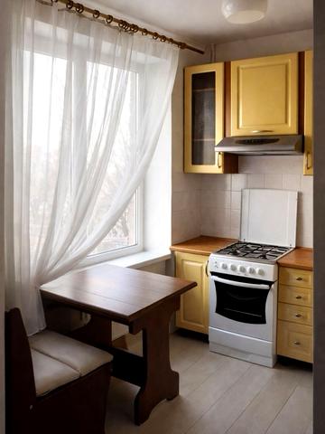 Вінницька вул., 8