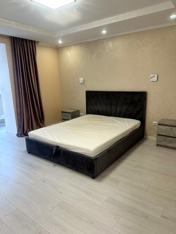 Академіка Сахарова вул., 5-Б