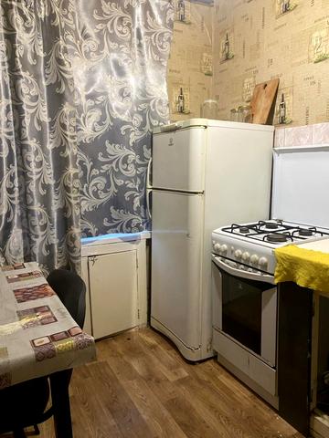 Космонавтів вул., 20