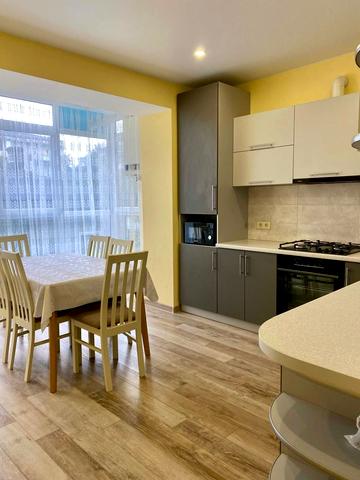 Лемківська вул., (Будинок)