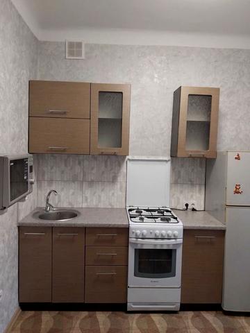 Фанатська вул., 12