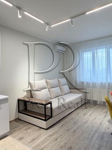 Васильківська вул., 37-Г