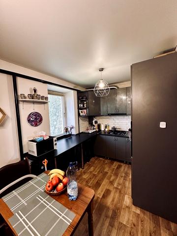 Молодіжна, 7А