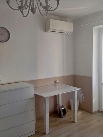 Добровольців пров., 6