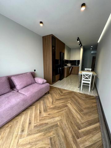 Леоніда Перфецького вул., 2