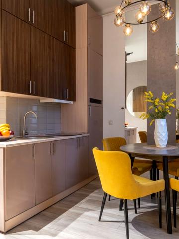 Івана Франка вул., 16