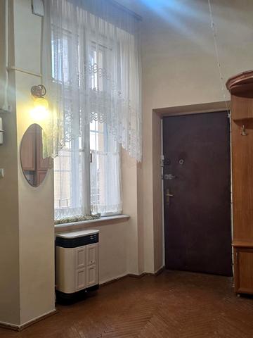 Академіка Олександра Богомольця вул., 4