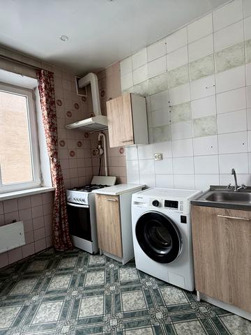 Ніжинська вул., 7