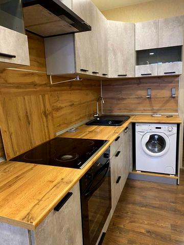 Володимира Антоновича вул. (Свердлова), 4