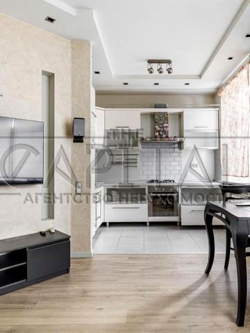 Інститутська вул., 18-Б