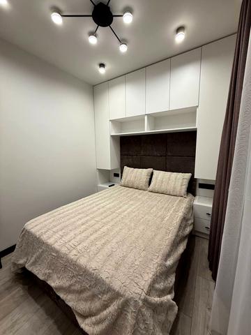 Володимира Антоновича вул. (), 115