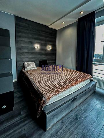 Петрівська вул., 1