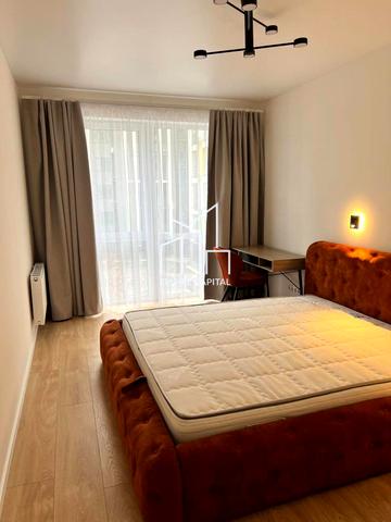 Угорська вул., 12