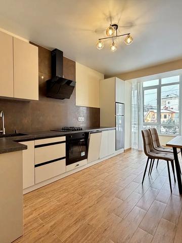 Володимира Івасюка вул., 21-Г