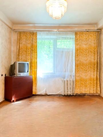 Мілютенка вул., 44