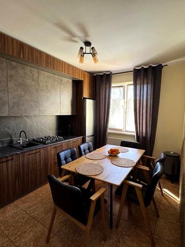 Червоної Калини просп.