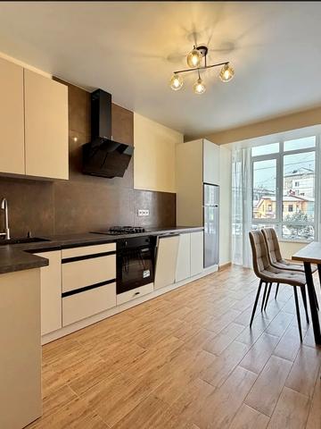 Володимира Івасюка вул., 21-Г