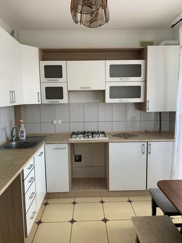 Василя Стуса вул., (Будинок 4)