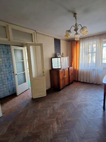 Середньофонтанська вул., 43